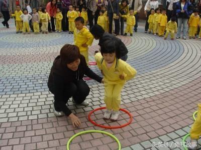 親子小孩玩游戲視頻_親子小孩玩游戲的文案_三歲小孩玩的親子游戲