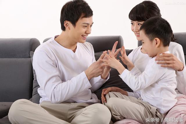 親子小孩玩游戲視頻_三歲小孩玩的親子游戲_親子小孩玩游戲的文案